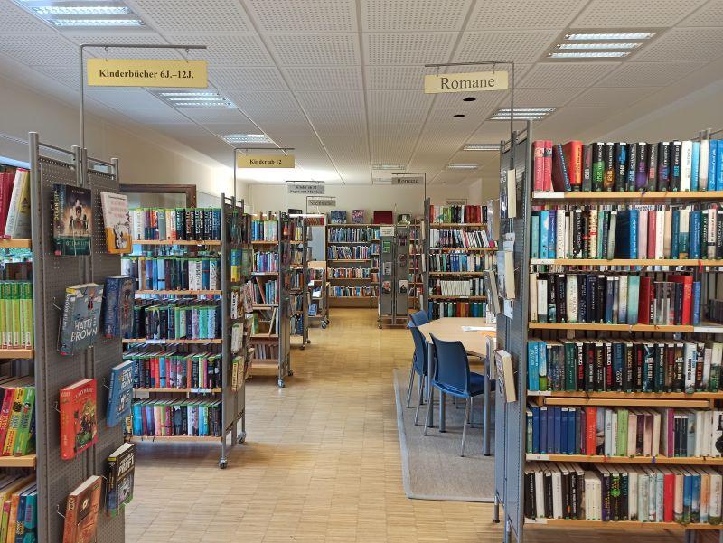 Bücherei Thaur innen